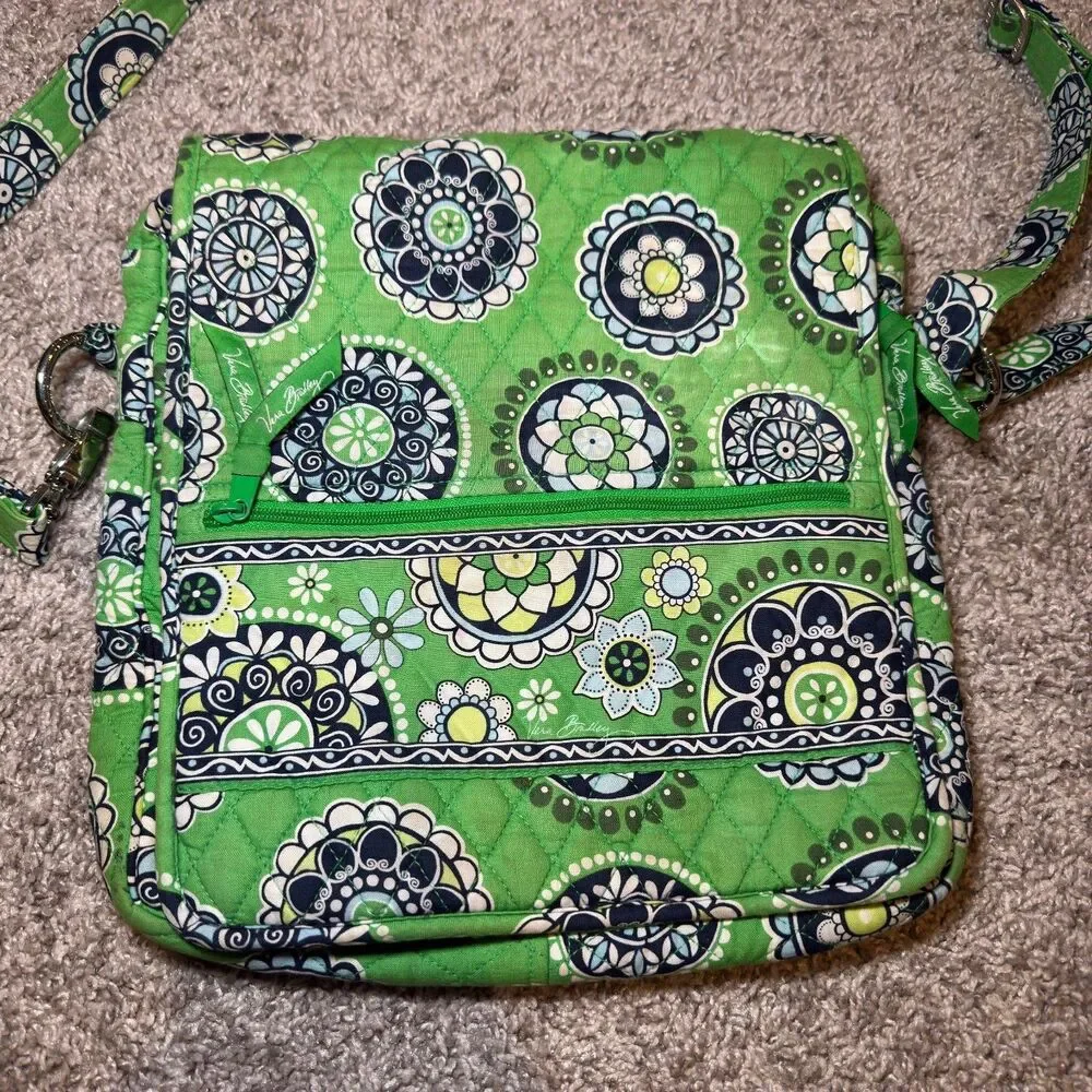 Vera Bradley Bag Green Mailbag Crossbody Cupcake Quilted Floral Retired Purse